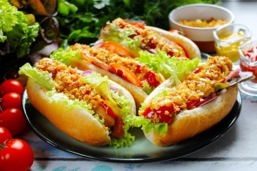 xot-dog-v-domashnix-usloviyax-v-bulochke-s-sosiskoi_1616347265_21_max